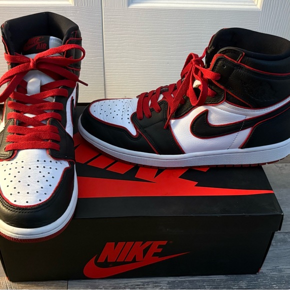Air Jordan Retro High Bloodline - Picture 1 of 7